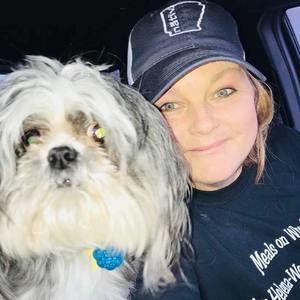 Meet your Posher, Leslie